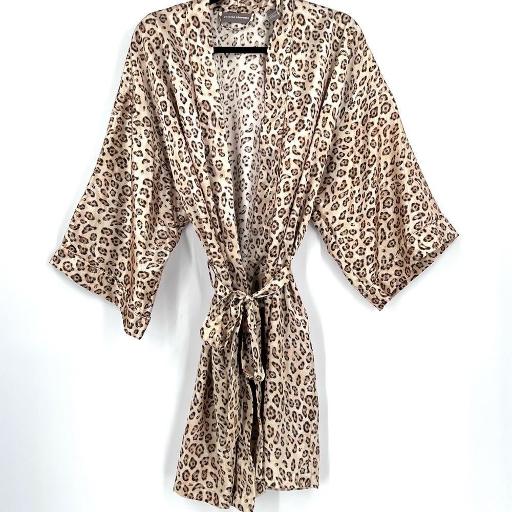 Valerie Stevens leopard robe wide sleeved‎ medium cheetah animal print satin